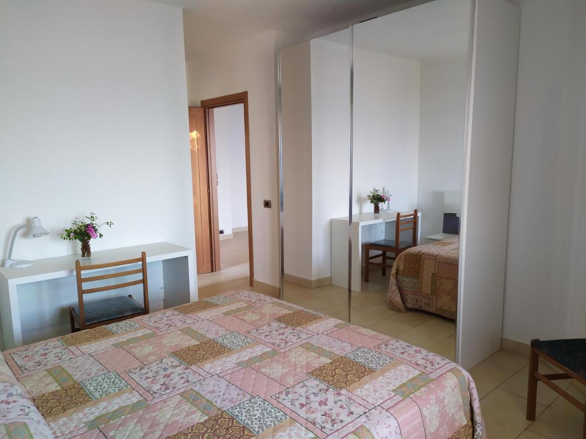 Nero Basalto Azzurro Mare Bed & Breakfast อาชิ กัสเตลโล ภายนอก รูปภาพ