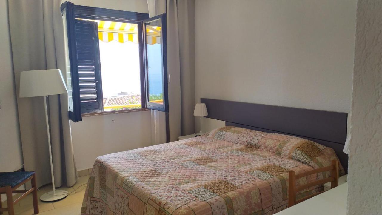 Nero Basalto Azzurro Mare Bed & Breakfast อาชิ กัสเตลโล ภายนอก รูปภาพ