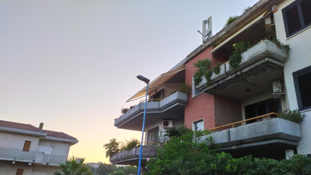 Nero Basalto Azzurro Mare Bed & Breakfast อาชิ กัสเตลโล ภายนอก รูปภาพ