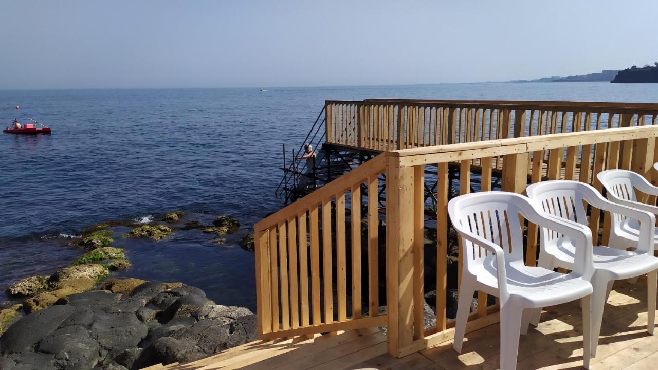 Nero Basalto Azzurro Mare Bed & Breakfast อาชิ กัสเตลโล ภายนอก รูปภาพ