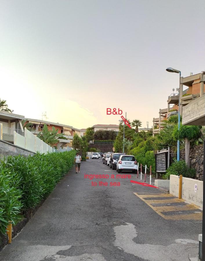 Nero Basalto Azzurro Mare Bed & Breakfast อาชิ กัสเตลโล ภายนอก รูปภาพ